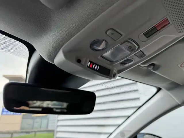 Citroën C4 e- 136 ch automatique — photo 102
