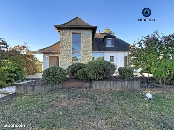 Propriété 6 pièces 181 m²
