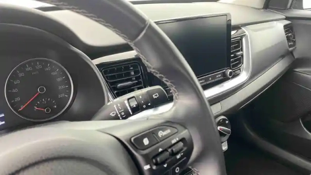 Kia Stonic 1.0 t-gdi 100 ch bvm6 — photo 21
