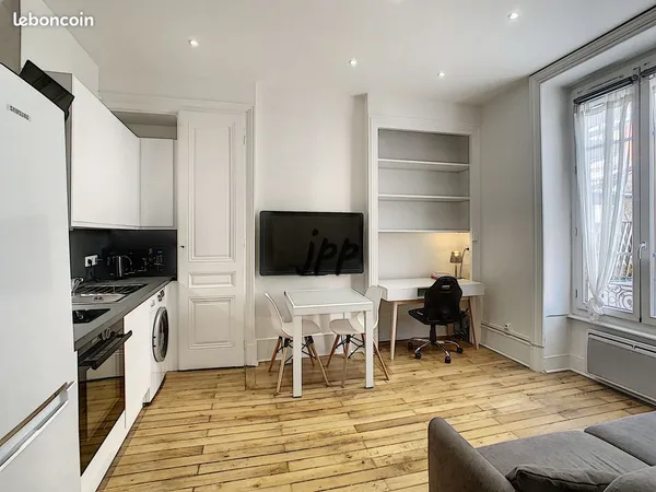 Appartement 2 pièces meublé - Au pied Métro B Gare d'Oullins et Bus TCL