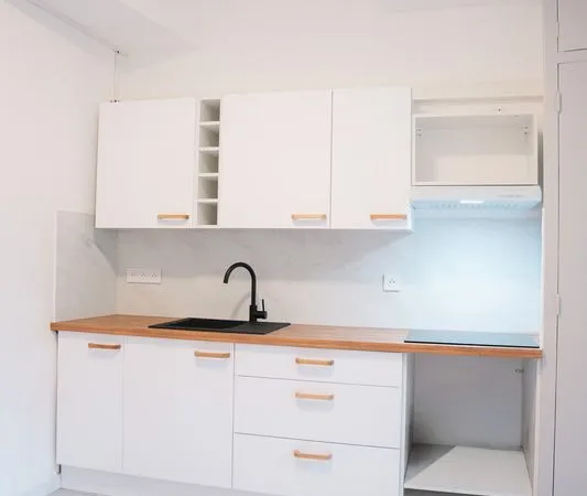 Appartement - 2 pièces - rénové et lumineux à louer - Arles, proche centre historique