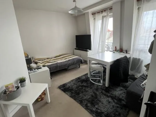 Studio 1 pièce 28 m²