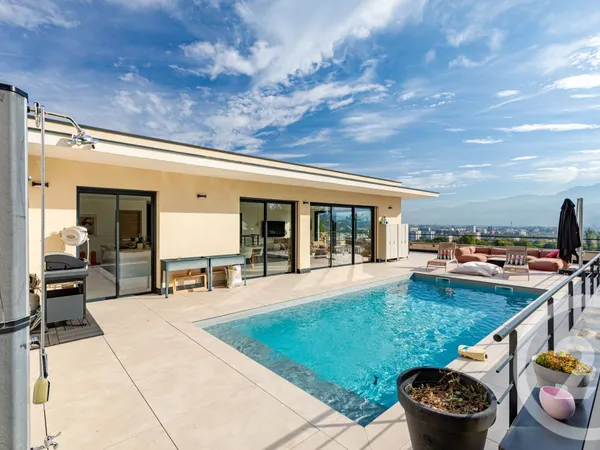 Maison 8 pièces 255 m²