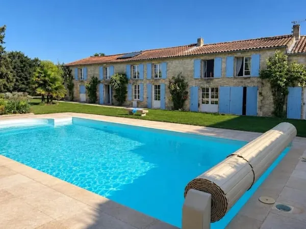 Maison 9 pièces 434 m²