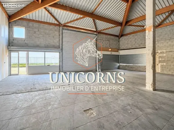 Local industriel 315 m²