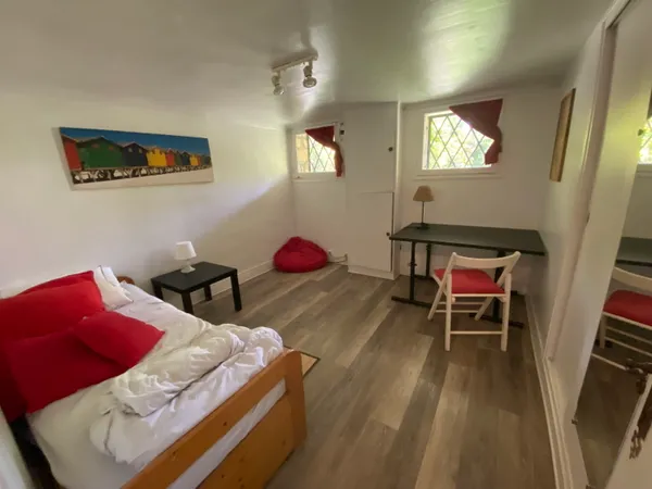 Loue chambre 12m² dans maison