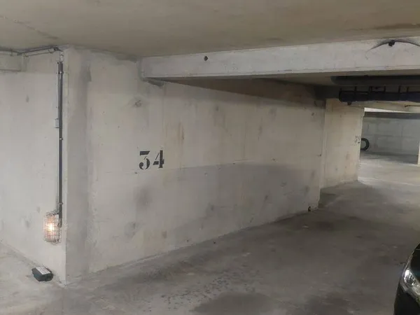 Parking 12 m²