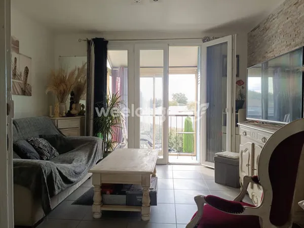 Appartement T3 57 m2 avec loggia, blacon et cave