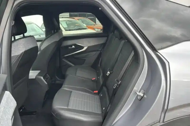 Peugeot 3008 hybrid 145 e-dcs6 — photo 53