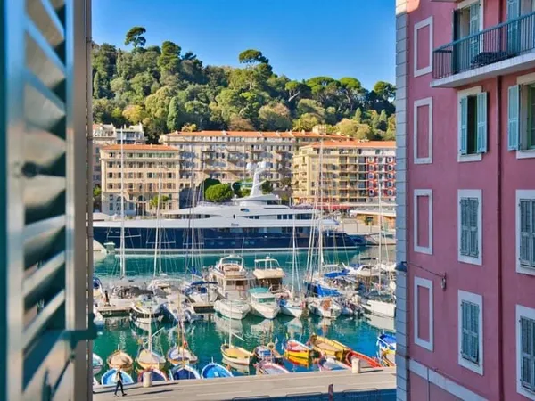 Nice Le Port, Appartement une pièce de 27m2 avec aperçu sur le Port