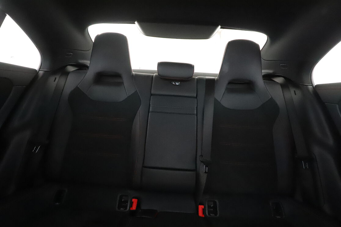 Mercedes-Benz CLA 200 d AMG Line 8G-DCT — photo 14