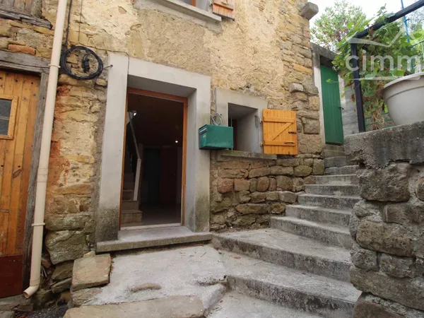 A vendre  maison de village avec un exterieur
