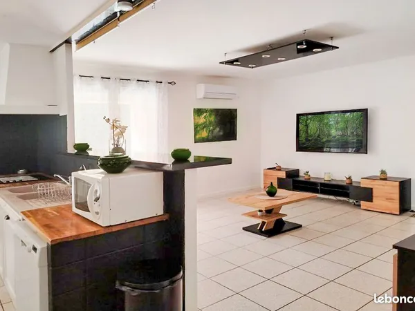 Rez de villa T3 Meublé jardin