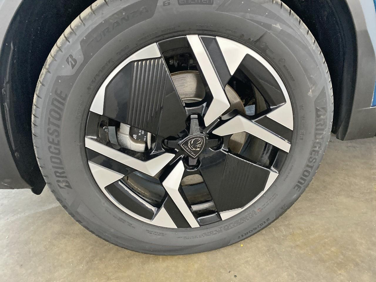 Peugeot 2008 hybrid 145 ch e-dcs6 allure — photo 11