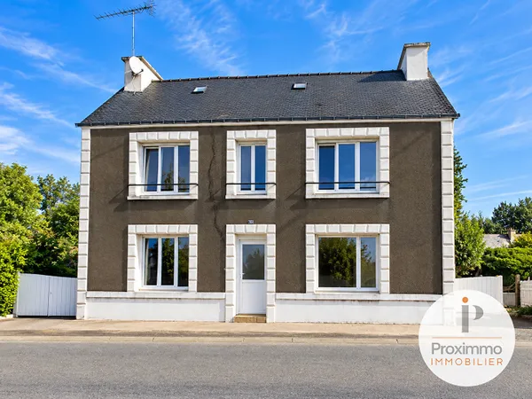 Maison 5 pièces - 178.40 m2 - PEILLAC 56220