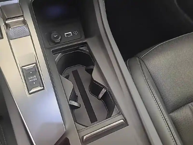 Peugeot 408 phev 225 e-eat8 — photo 19