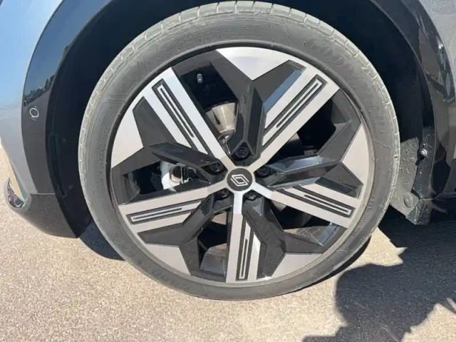 Renault Megane e-tech ev60 220 ch super charge — photo 16