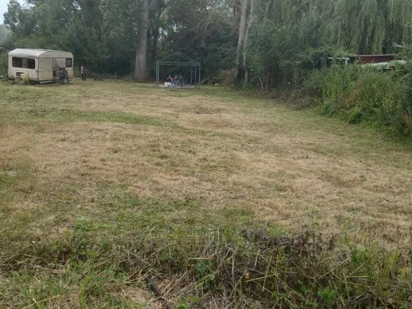Terrain a menneville