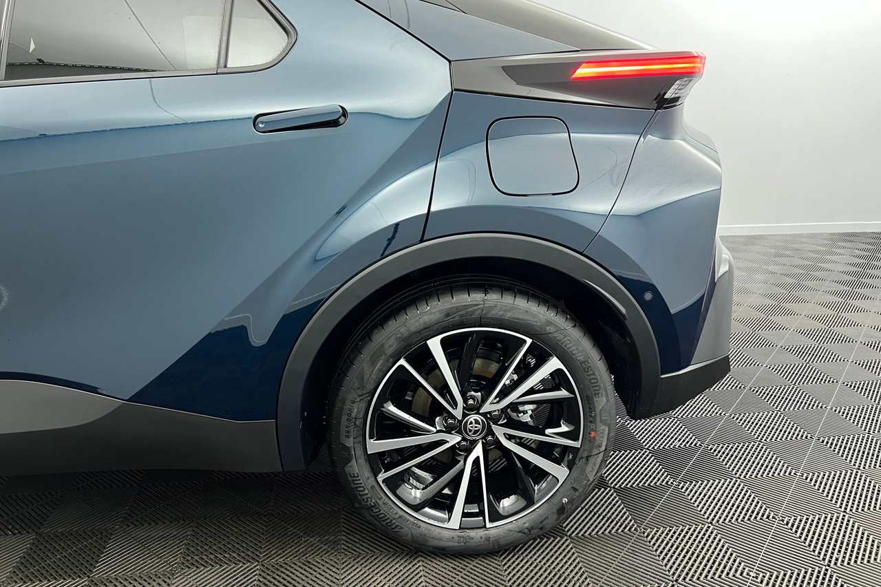 TOYOTA C-HR Hybride Rechargeable 225 — photo 20
