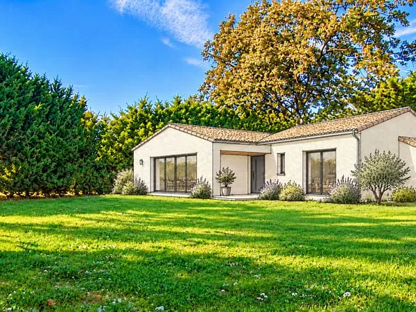 Châteauneuf-sur-Isère : Terrain constructible de 525 m², hors lotissement