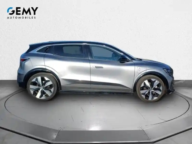 Renault Megane e-tech ev60 220 ch optimum charge — photo 4