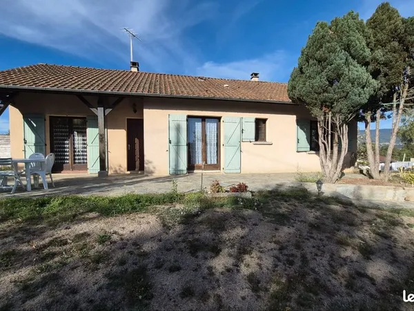 Maison familiale 131 m² - 4 chambres - terrain 3 300 m² - Saint-Ferréol-des-Côtes
