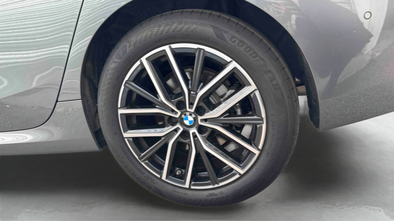 BMW Active Tourer 220i 170 ch DKG7 — photo 19