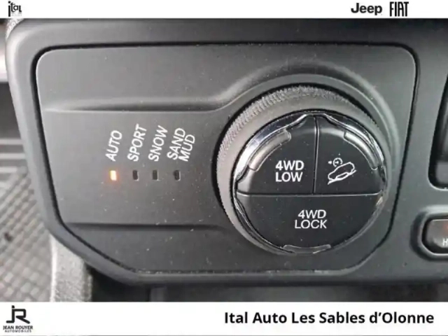 Jeep Renegade 1.3 turbo t4 190ch 4xe longitude summer edition at6 — photo 13