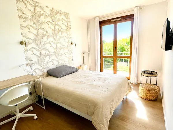 Colocation PREMIUM Reims - Chambre avec SDB privée + balcon + TV -540eur tout compris