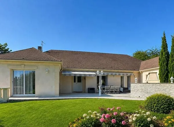Maison 7 pièces 250 m²