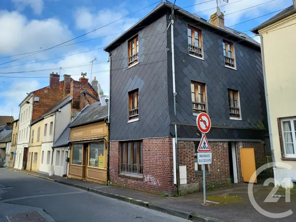 Bâtiment 225 m²