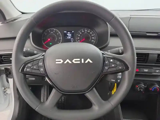 Dacia Sandero sce 65 — photo 5