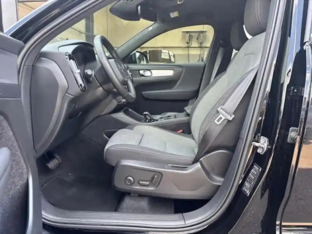 Volvo Xc40 t2 129ch momentum business geartronic 8 — photo 6