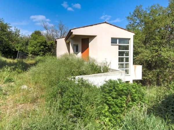 Villa hors d'eau hors d'air à terminer