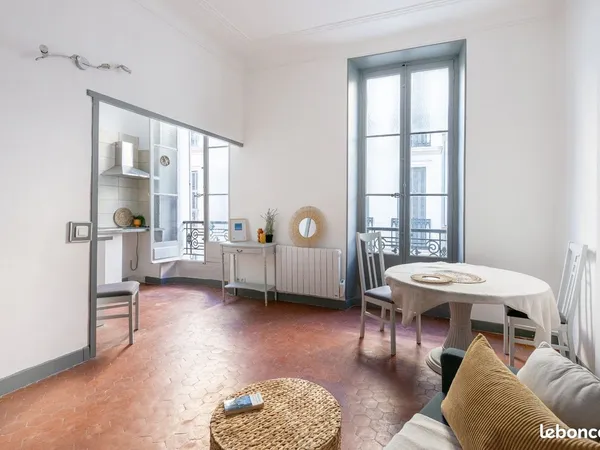 Appartement traversant à louer