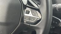 Peugeot 2008 1.5 BlueHDi 130ch S&S Allure EAT8 — photo 17