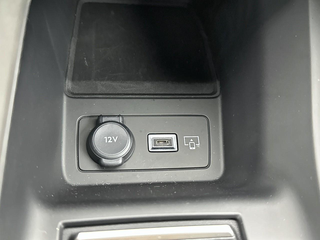 Peugeot 308 hybrid 136 e-dcs6 gt — photo 31