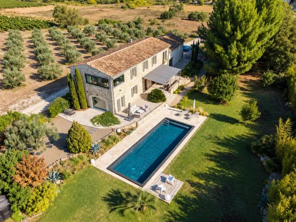 Mas provençal 8 pièces 309 m²