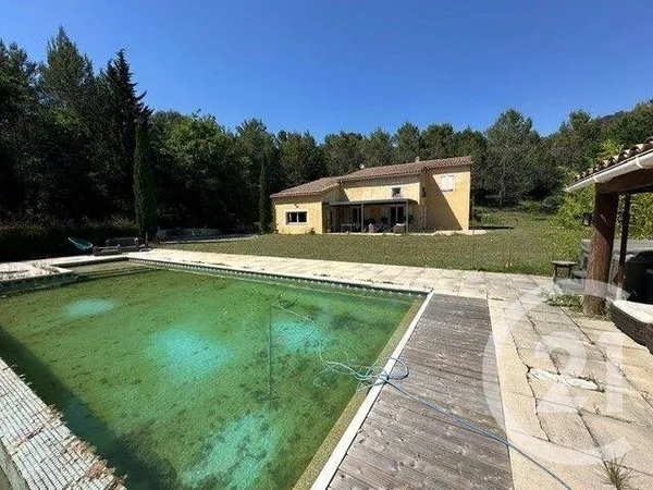 Maison 7 pièces 245 m²