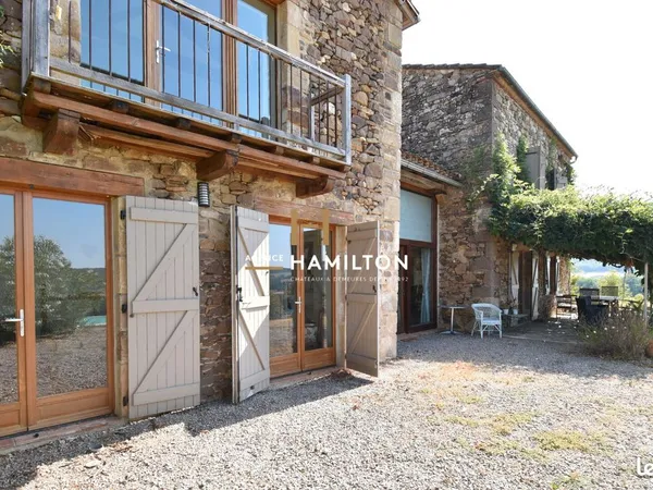 Propriété 5 pièces 180 m²