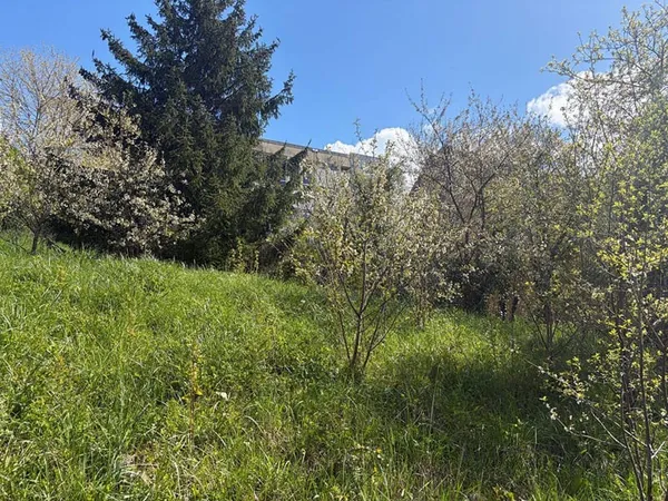 Terrain 600 m²