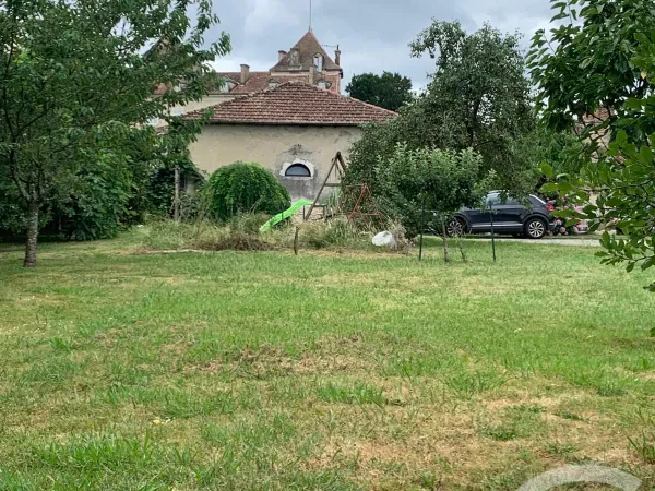 Terrain 601 m²