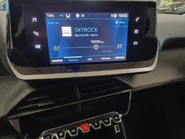 Peugeot 2008 1.2 puretech 130ch s&amp;s style — photo 13