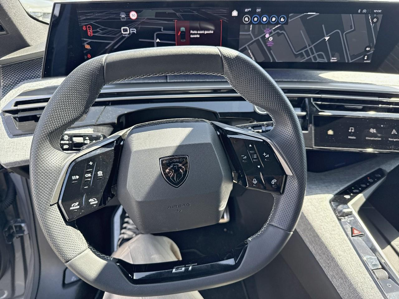 Peugeot 3008 hybrid 145 e-dcs6 gt — photo 16