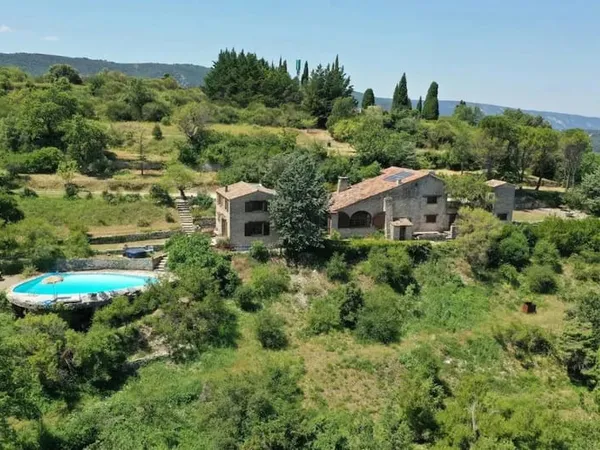 LES BLAYONS — La Maison Maurice Ronet