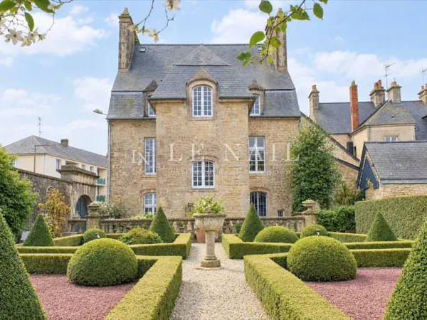 Hôtel particulier 10 pièces 280 m²