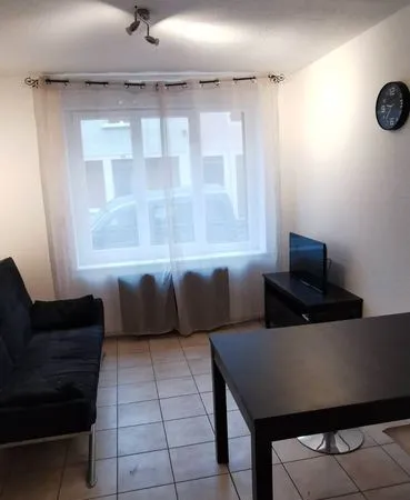 À LOUER - Appartement meublé 32 m² - Rez-de-chaussée
