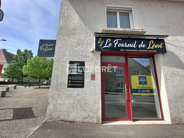 Local commercial 1 pièce 55 m²