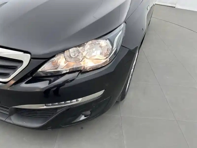 Peugeot 308 1.2 puretech 110ch s&amp;s bvm5 — photo 16