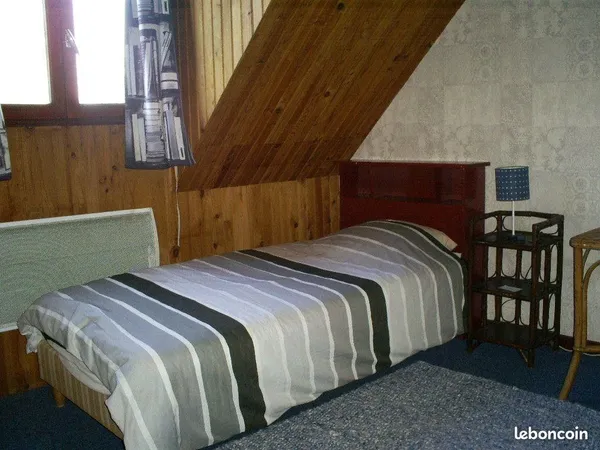 Chambre calme pour étudiant sympa